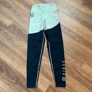 Virus green and black leggings, size XS